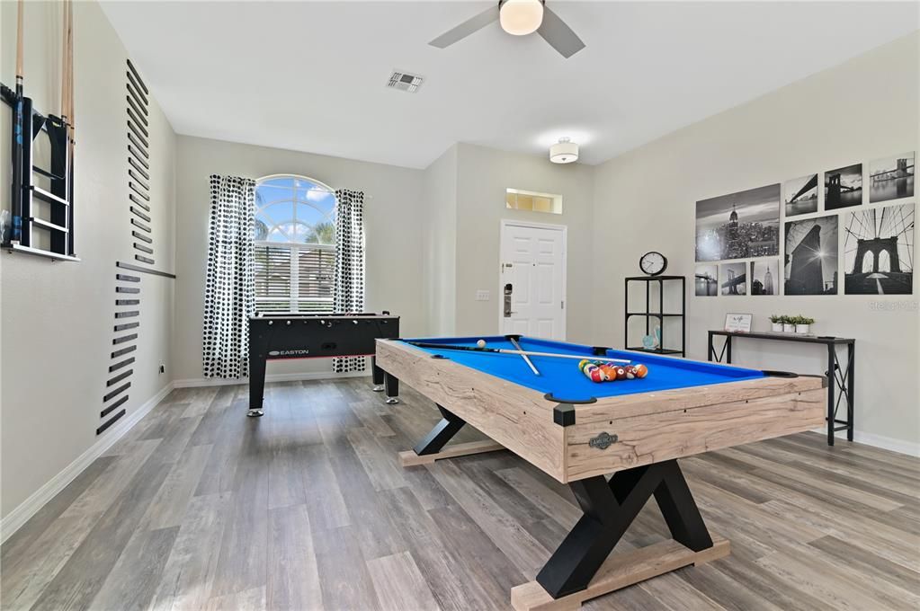 For Sale: $529,000 (6 beds, 4 baths, 2934 Square Feet)