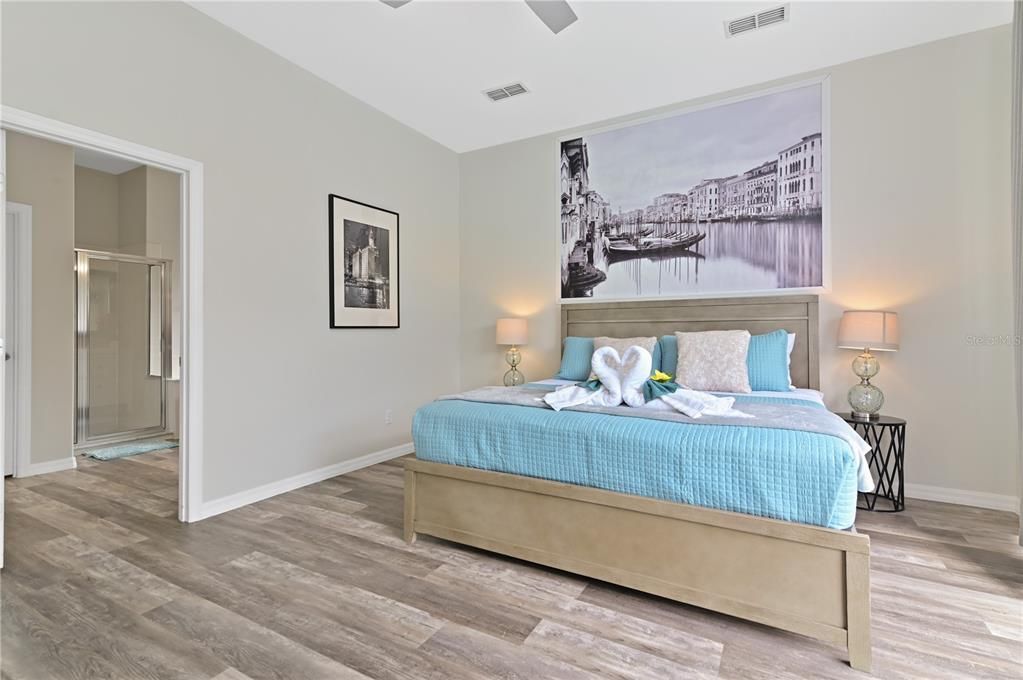 For Sale: $529,000 (6 beds, 4 baths, 2934 Square Feet)