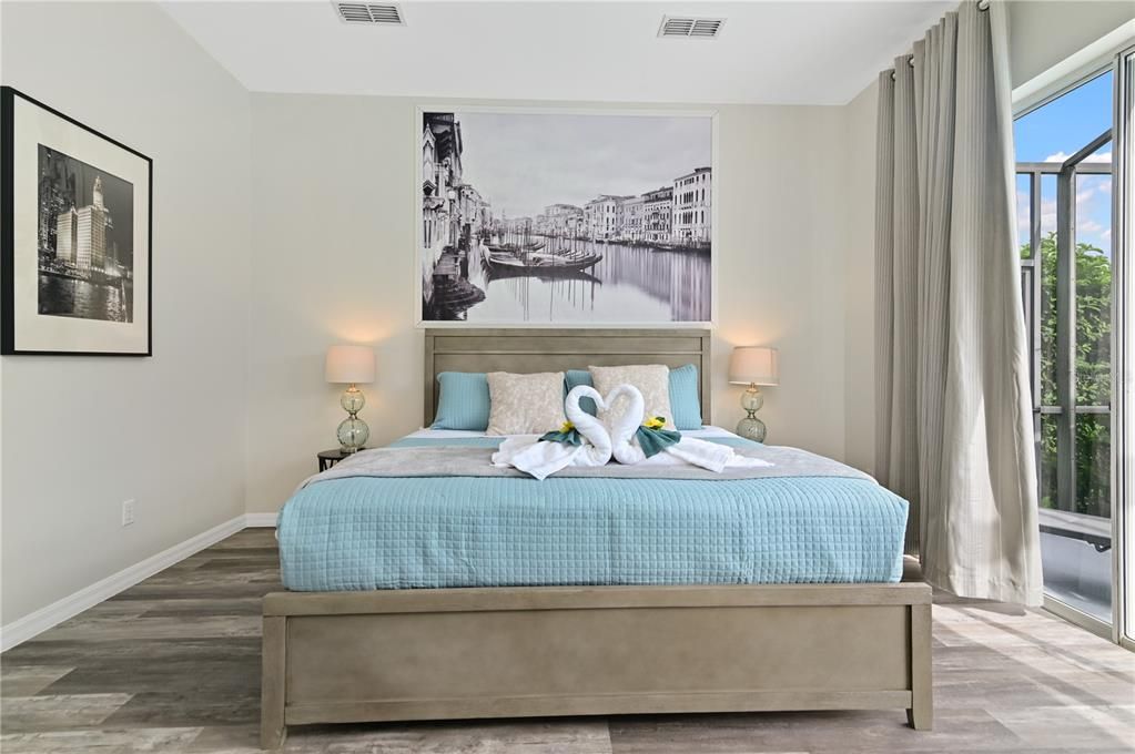 For Sale: $529,000 (6 beds, 4 baths, 2934 Square Feet)