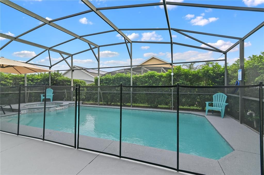 For Sale: $529,000 (6 beds, 4 baths, 2934 Square Feet)