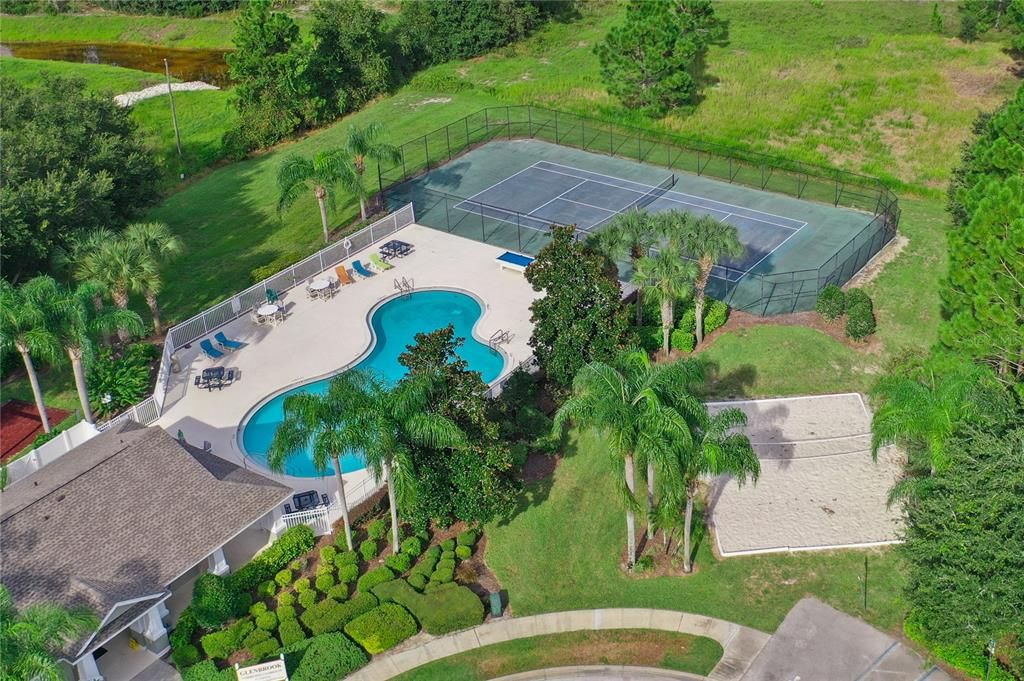 For Sale: $529,000 (6 beds, 4 baths, 2934 Square Feet)