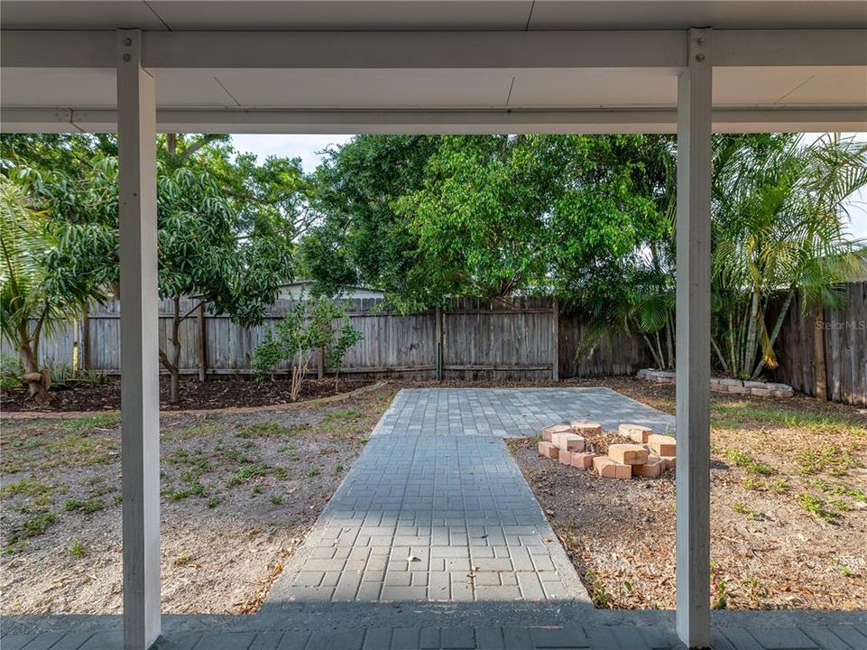 For Rent: $2,700 (4 beds, 2 baths, 1626 Square Feet)