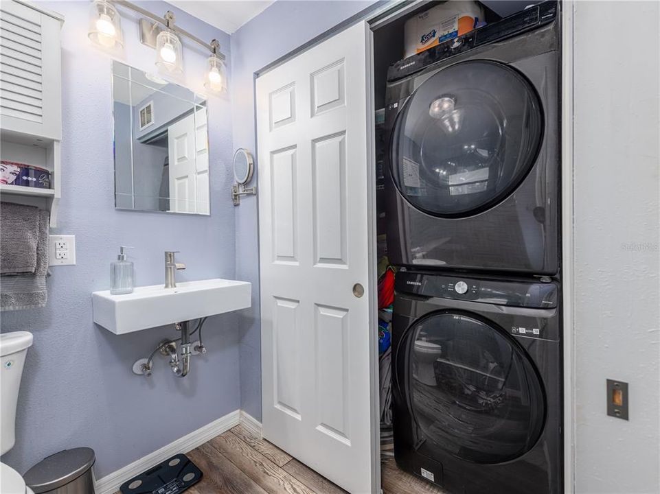 For Rent: $2,700 (4 beds, 2 baths, 1626 Square Feet)