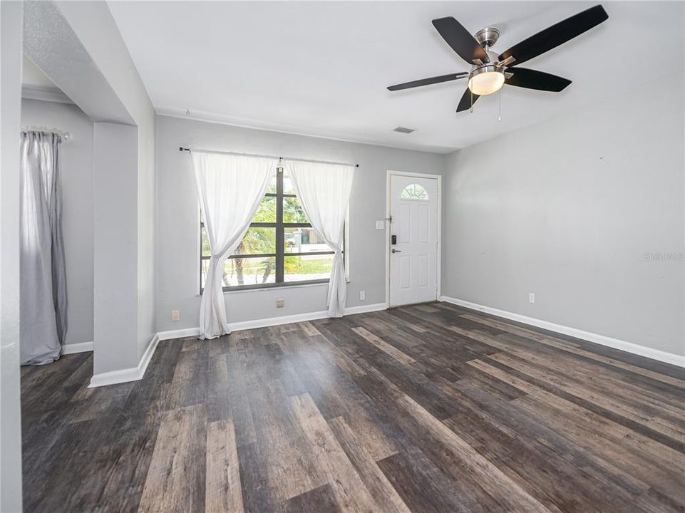 For Rent: $2,700 (4 beds, 2 baths, 1626 Square Feet)