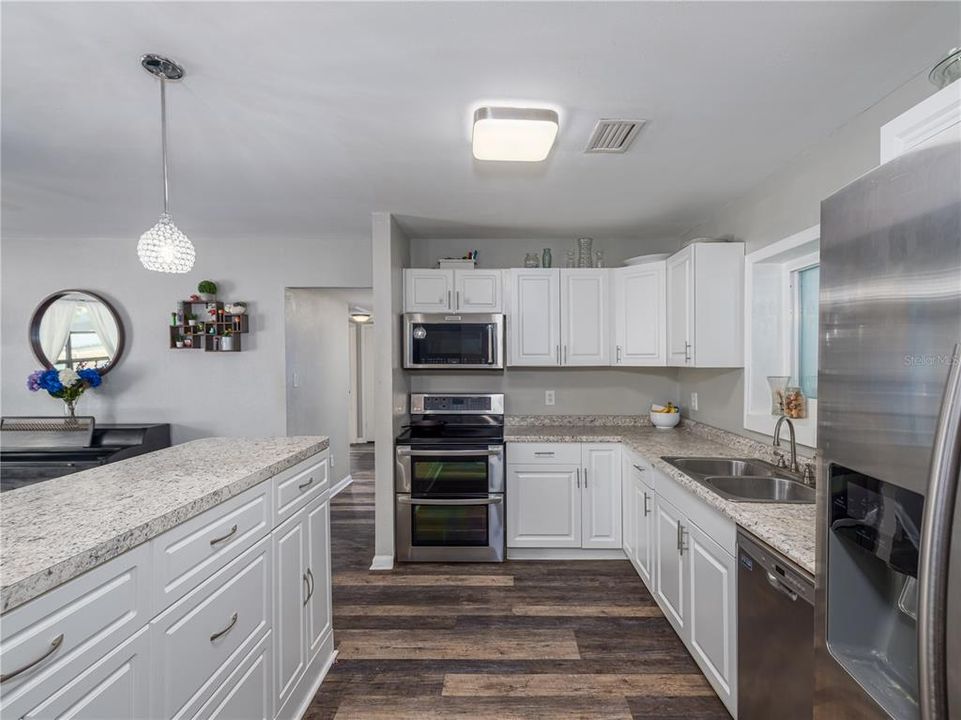 For Rent: $2,700 (4 beds, 2 baths, 1626 Square Feet)