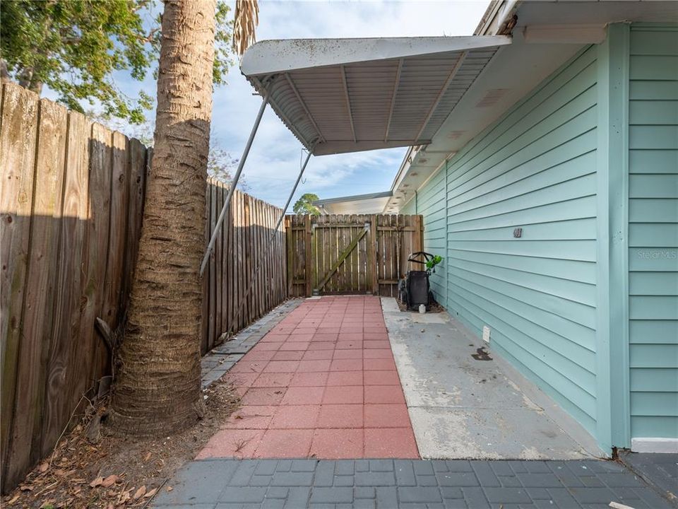 For Rent: $2,700 (4 beds, 2 baths, 1626 Square Feet)