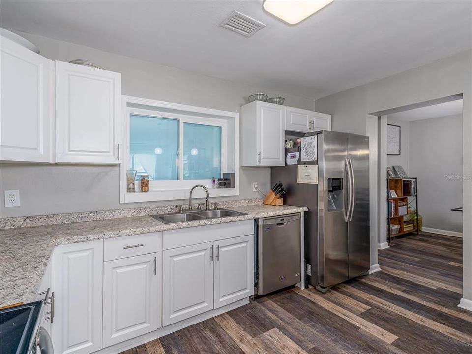 For Rent: $2,700 (4 beds, 2 baths, 1626 Square Feet)