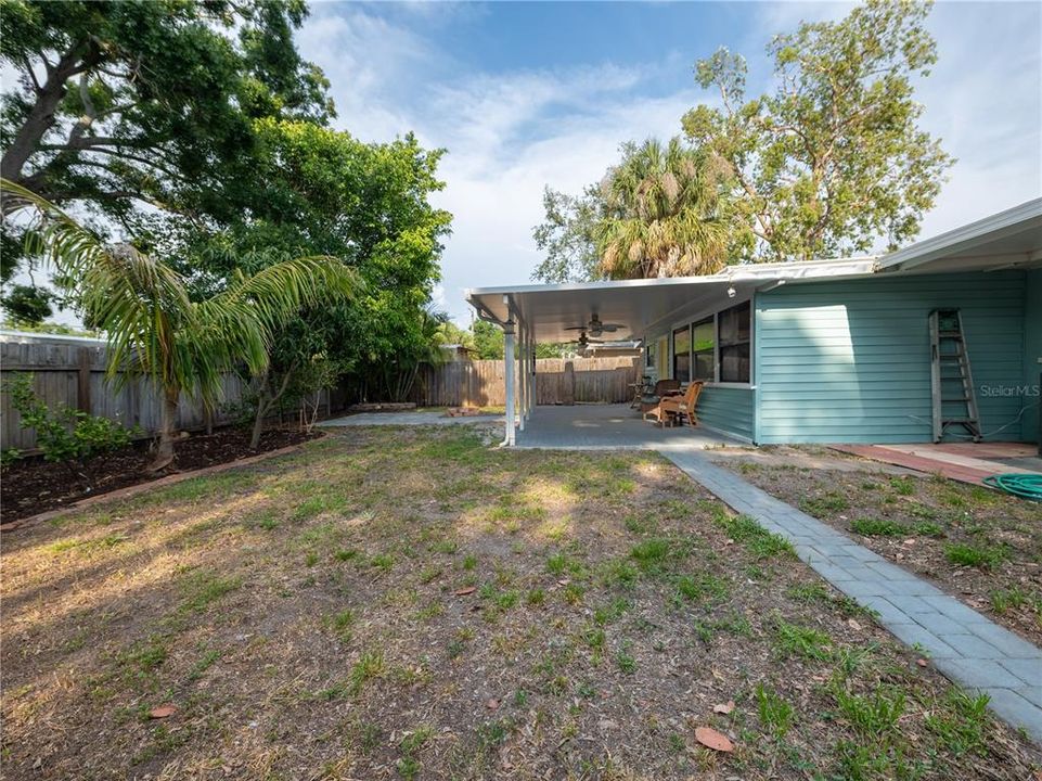 For Rent: $2,700 (4 beds, 2 baths, 1626 Square Feet)