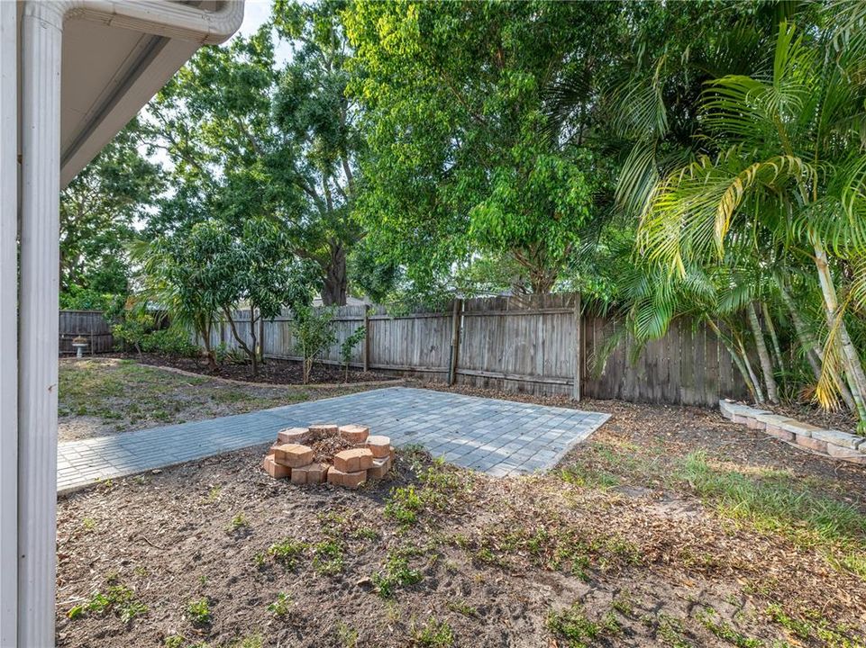 For Rent: $2,700 (4 beds, 2 baths, 1626 Square Feet)