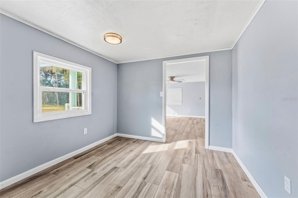 出租: $1,800 (2 贝兹, 1 浴室, 930 平方英尺)