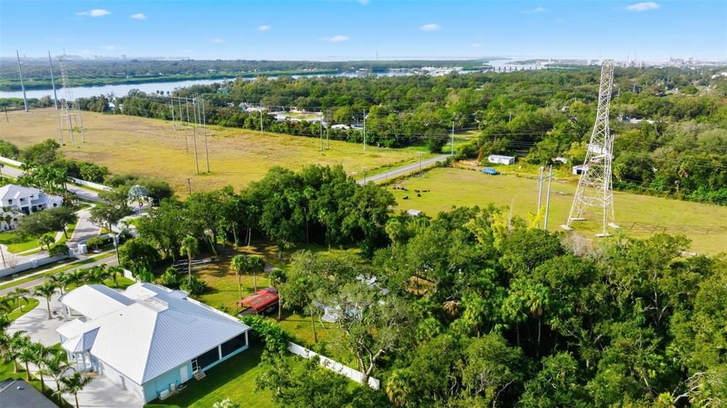 出租: $1,800 (2 贝兹, 1 浴室, 930 平方英尺)