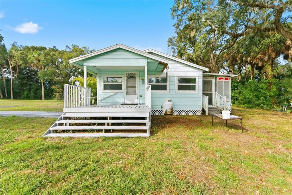 出租: $1,800 (2 贝兹, 1 浴室, 930 平方英尺)