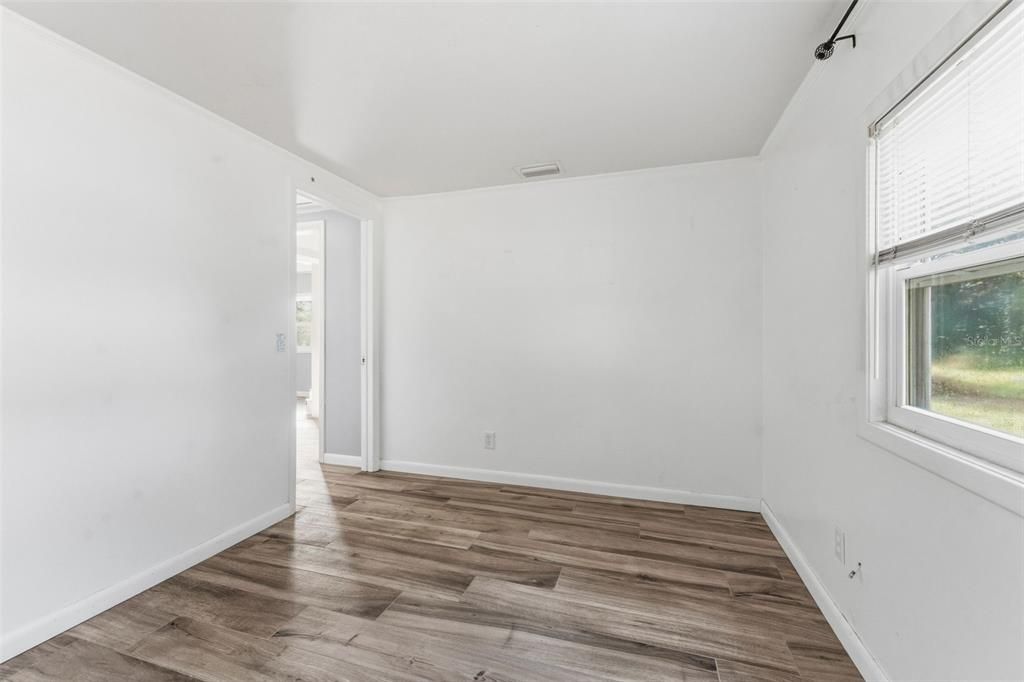 出租: $1,800 (2 贝兹, 1 浴室, 930 平方英尺)