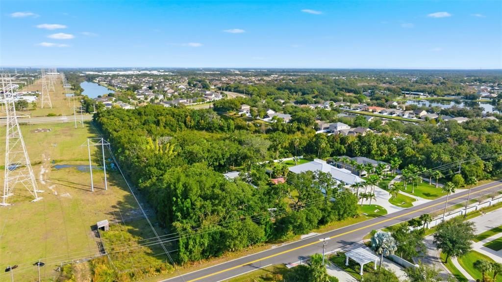 出租: $1,800 (2 贝兹, 1 浴室, 930 平方英尺)