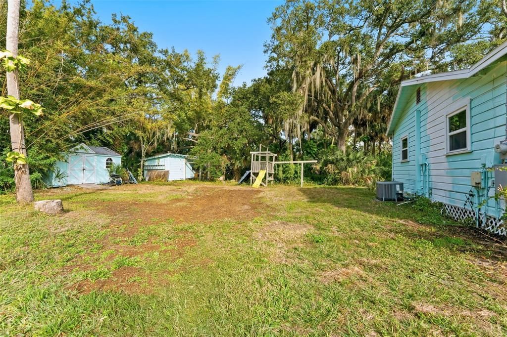 出租: $1,800 (2 贝兹, 1 浴室, 930 平方英尺)