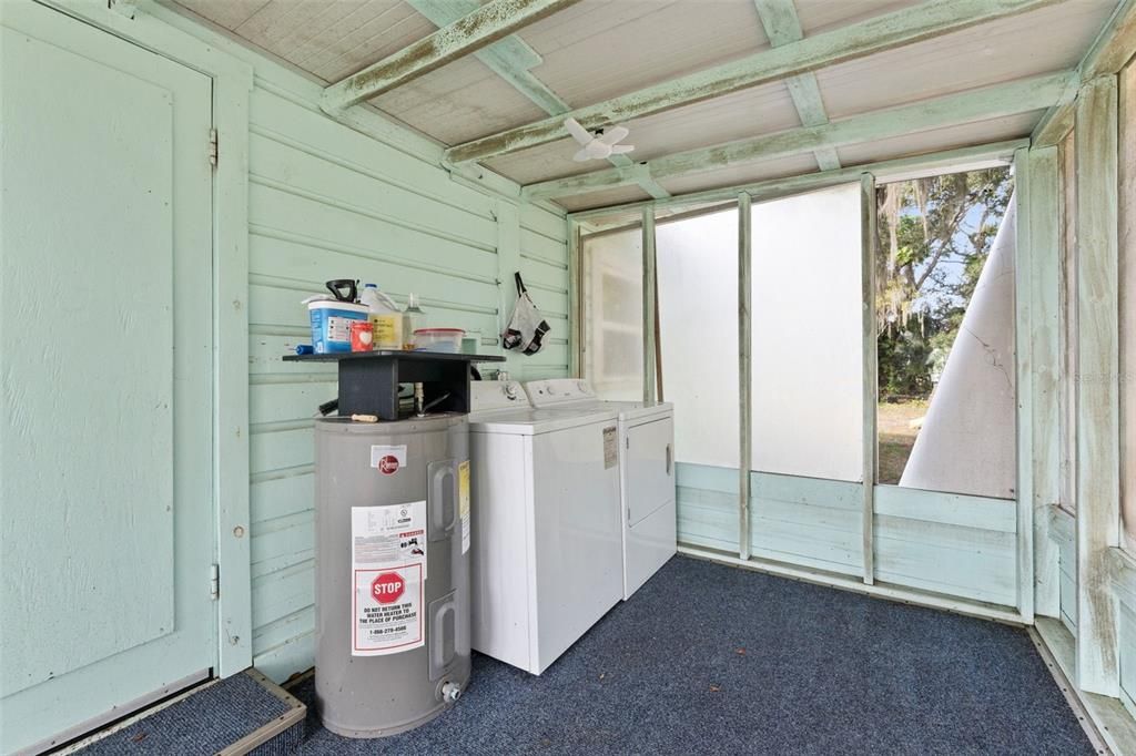 出租: $1,800 (2 贝兹, 1 浴室, 930 平方英尺)