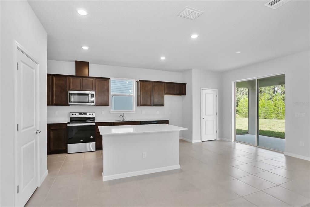 En Renta: $2,250 (3 camas, 2 baños, 1836 Pies cuadrados)