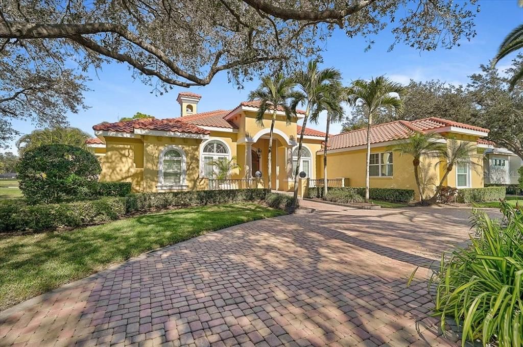 For Sale: $2,189,000 (4 beds, 3 baths, 4012 Square Feet)