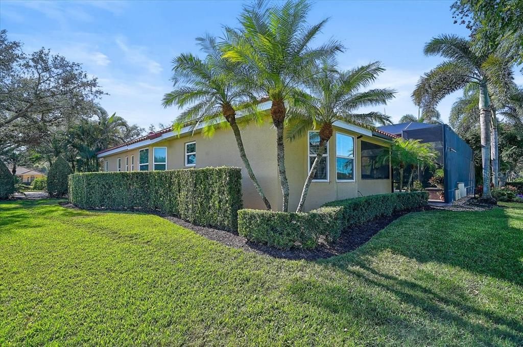 For Sale: $2,189,000 (4 beds, 3 baths, 4012 Square Feet)