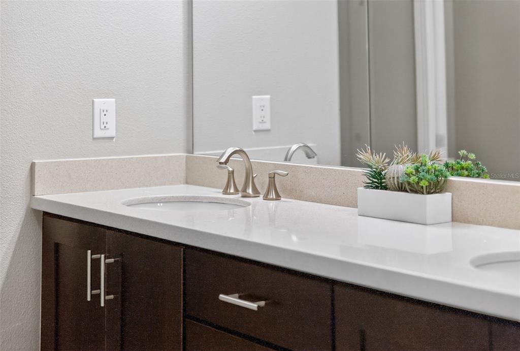 На продажу: $710,000 (3 спален, 2 ванн, 2332 Квадратных фут)