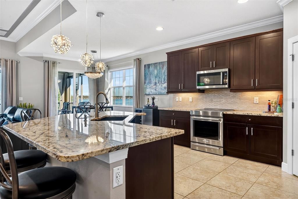 На продажу: $710,000 (3 спален, 2 ванн, 2332 Квадратных фут)