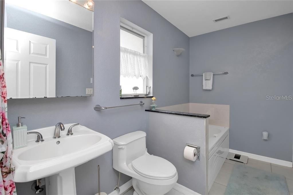 В аренду: $2,595 (3 спален, 2 ванн, 1617 Квадратных фут)