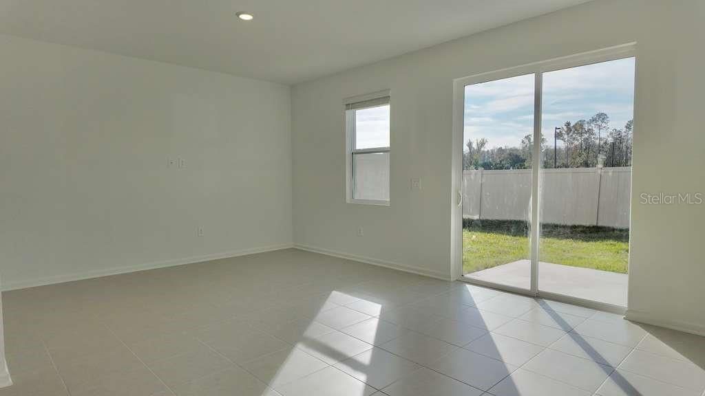 出租: $1,900 (3 贝兹, 2 浴室, 1873 平方英尺)