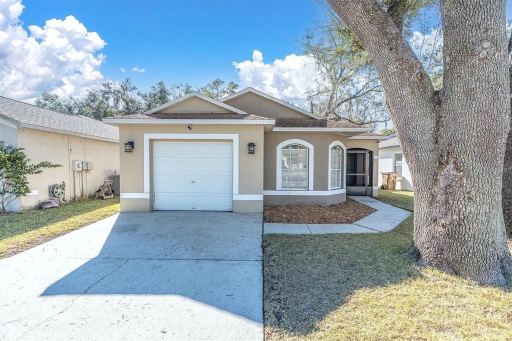 Под контрактом: $330,000 (3 спален, 2 ванн, 1456 Квадратных фут)