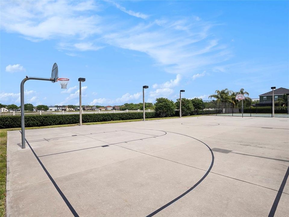 For Sale: $299,900 (3 beds, 2 baths, 1338 Square Feet)