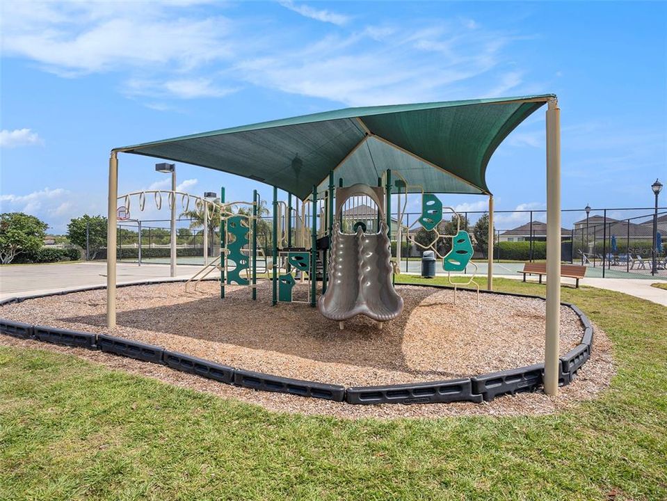 For Sale: $299,900 (3 beds, 2 baths, 1338 Square Feet)