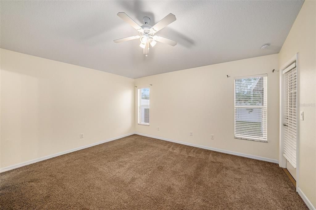 For Sale: $299,900 (3 beds, 2 baths, 1338 Square Feet)