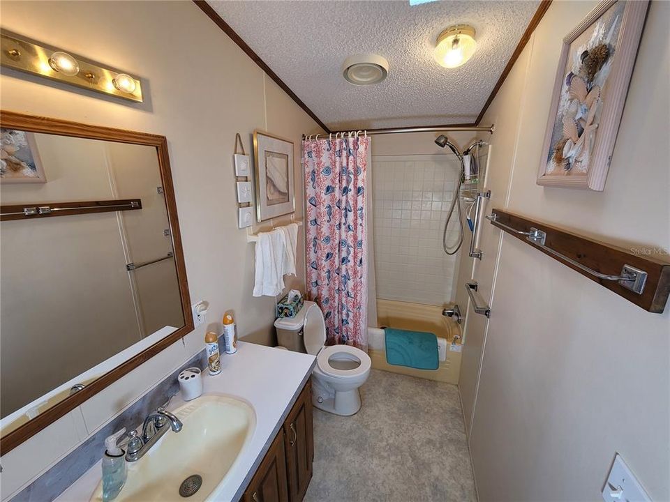 На продажу: $209,900 (2 спален, 2 ванн, 1056 Квадратных фут)