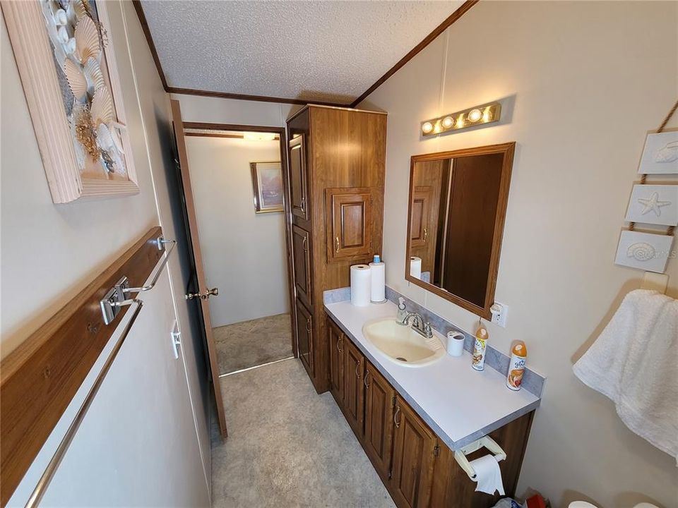 На продажу: $209,900 (2 спален, 2 ванн, 1056 Квадратных фут)