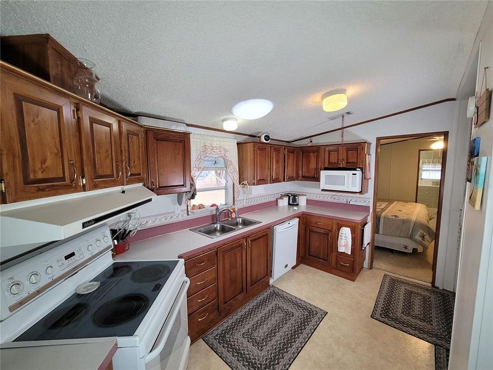 На продажу: $209,900 (2 спален, 2 ванн, 1056 Квадратных фут)