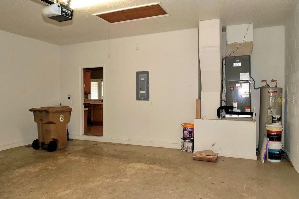 В аренду: $2,350 (3 спален, 2 ванн, 2323 Квадратных фут)