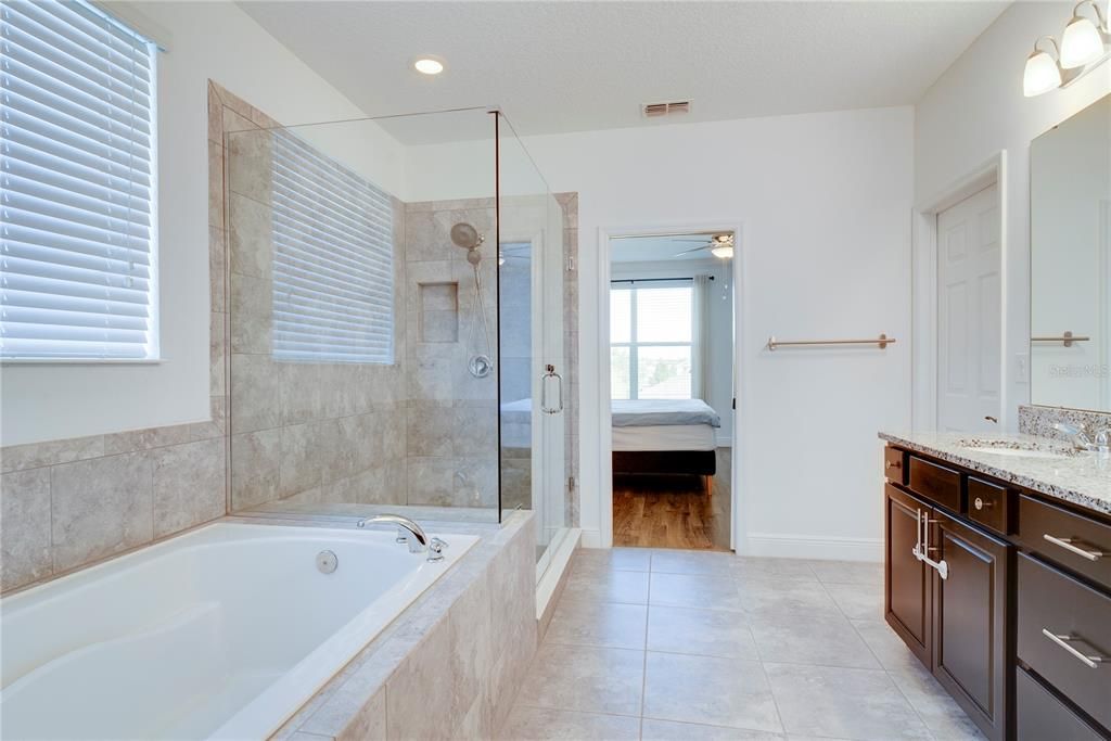 En Venta: $860,000 (5 camas, 4 baños, 3633 Pies cuadrados)