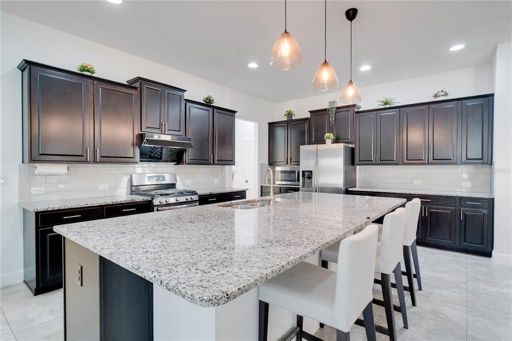 En Venta: $860,000 (5 camas, 4 baños, 3633 Pies cuadrados)