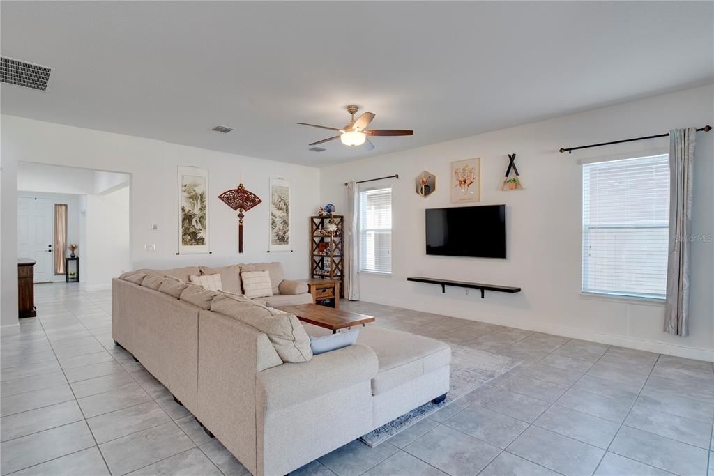 En Venta: $860,000 (5 camas, 4 baños, 3633 Pies cuadrados)