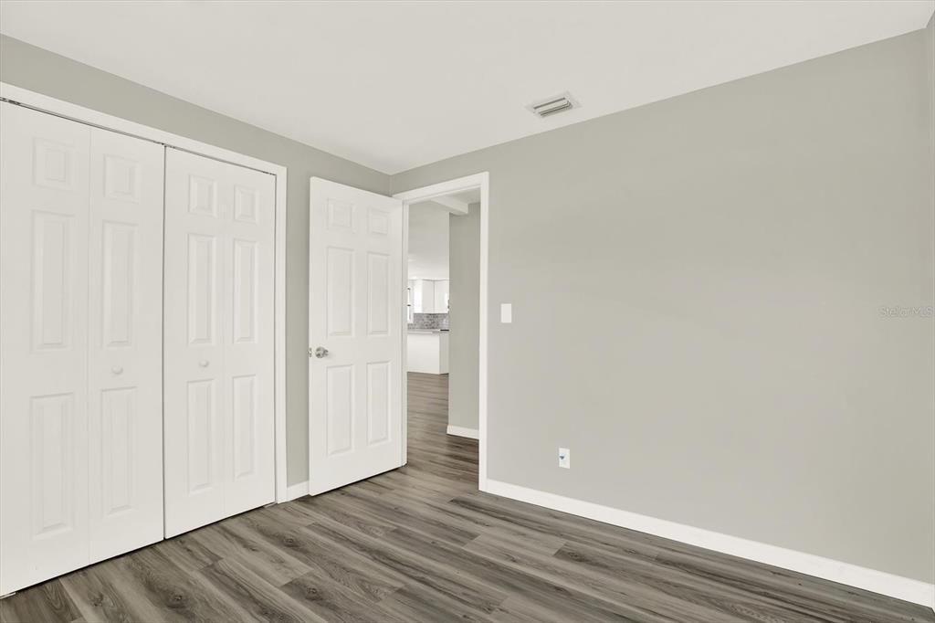 На продажу: $375,000 (4 спален, 2 ванн, 1767 Квадратных фут)