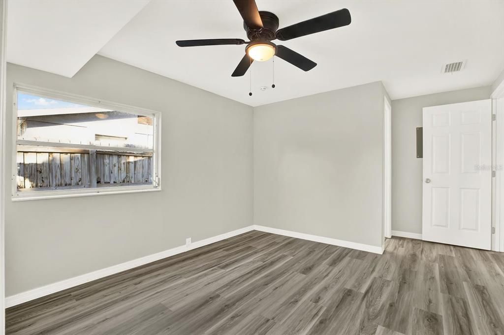 На продажу: $375,000 (4 спален, 2 ванн, 1767 Квадратных фут)