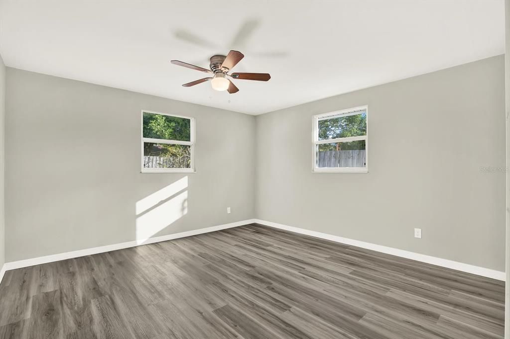 На продажу: $375,000 (4 спален, 2 ванн, 1767 Квадратных фут)