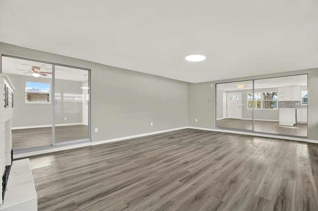 На продажу: $375,000 (4 спален, 2 ванн, 1767 Квадратных фут)