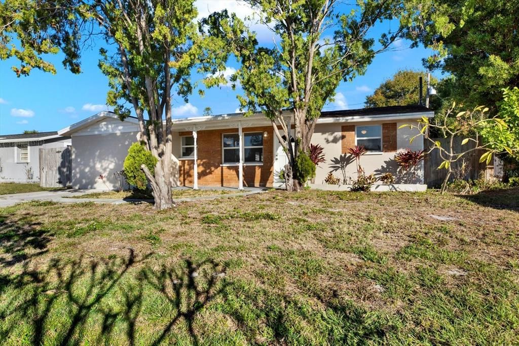 На продажу: $375,000 (4 спален, 2 ванн, 1767 Квадратных фут)