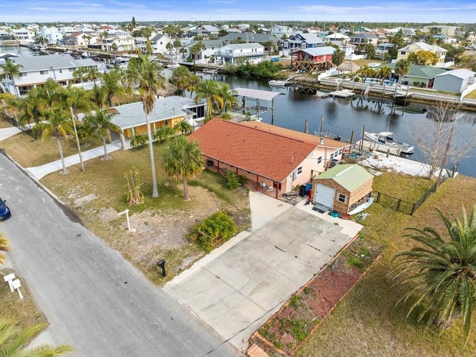 Active With Contract: $250,000 (3 beds, 2 baths, 1364 Square Feet)