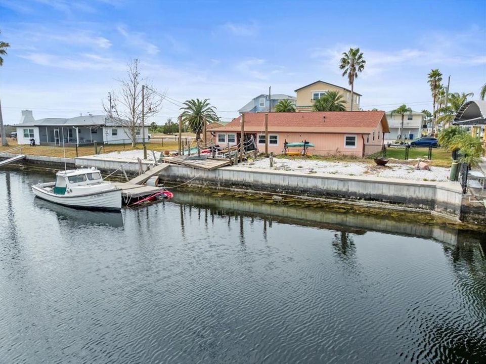 Active With Contract: $250,000 (3 beds, 2 baths, 1364 Square Feet)