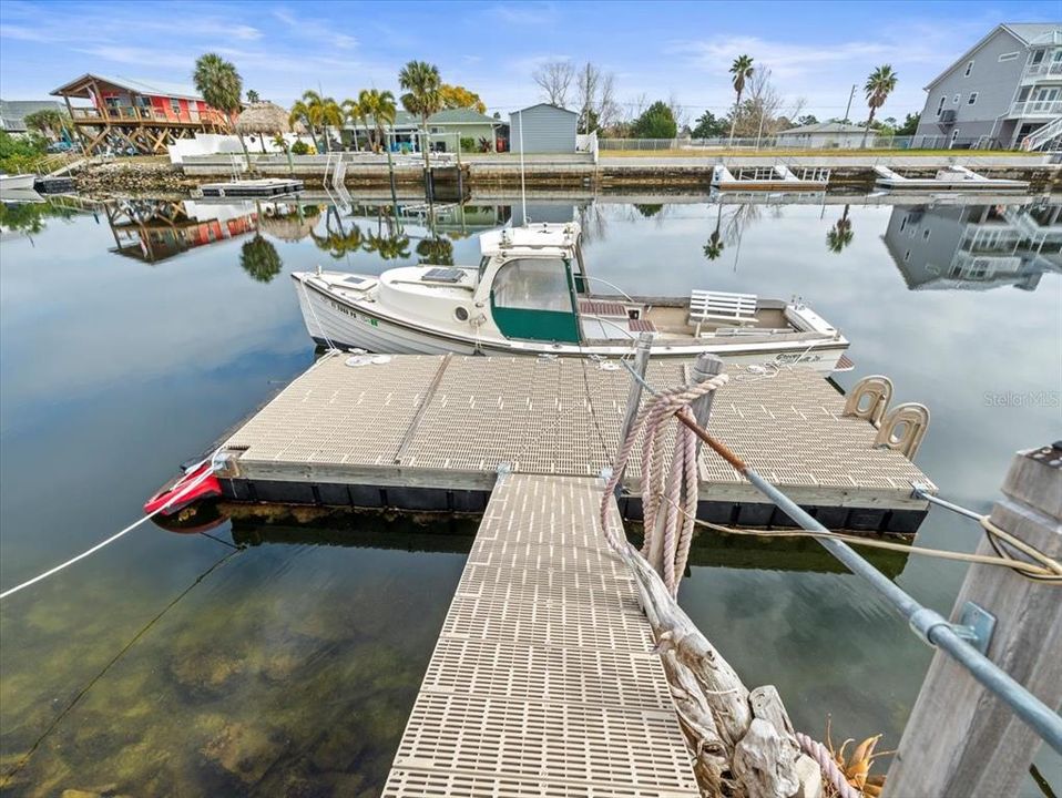 Active With Contract: $250,000 (3 beds, 2 baths, 1364 Square Feet)