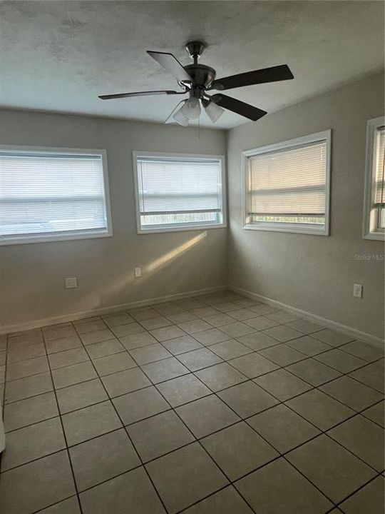 En Renta: $1,700 (3 camas, 2 baños, 1824 Pies cuadrados)