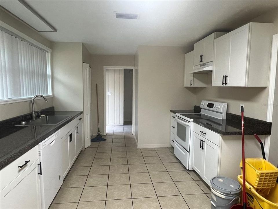 En Renta: $1,700 (3 camas, 2 baños, 1824 Pies cuadrados)