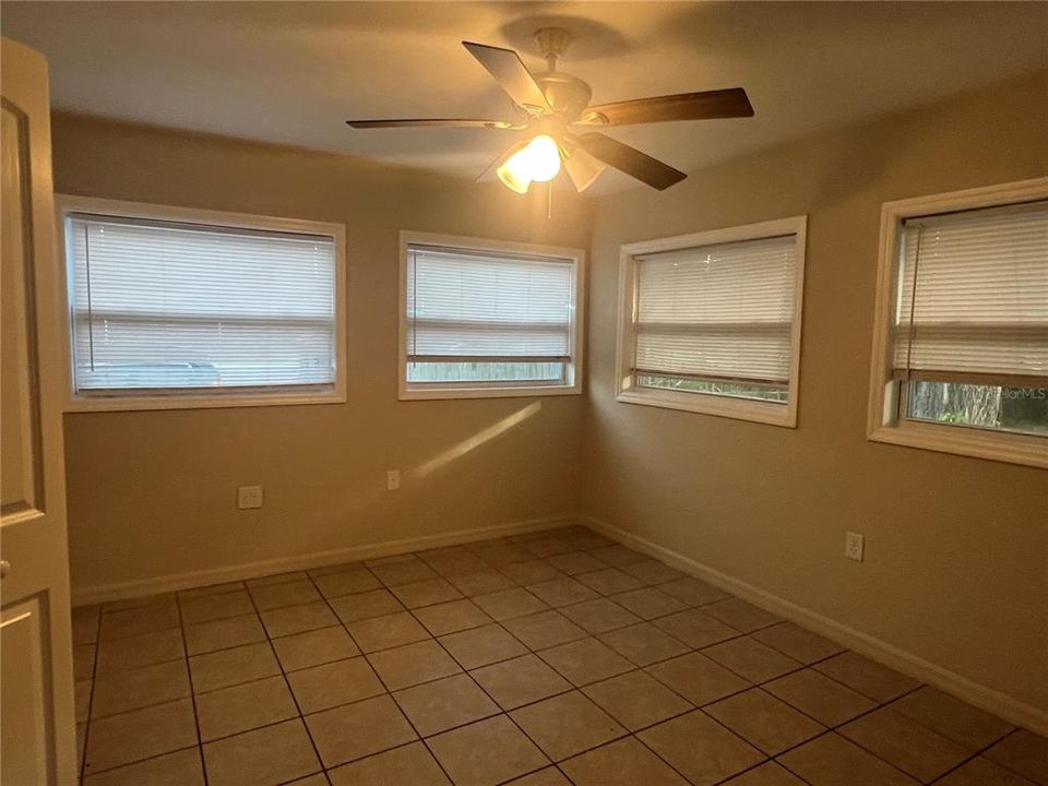 En Renta: $1,700 (3 camas, 2 baños, 1824 Pies cuadrados)