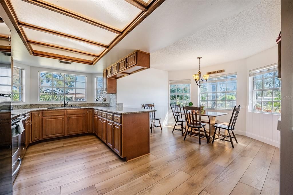 En Venta: $376,950 (3 camas, 2 baños, 1484 Pies cuadrados)